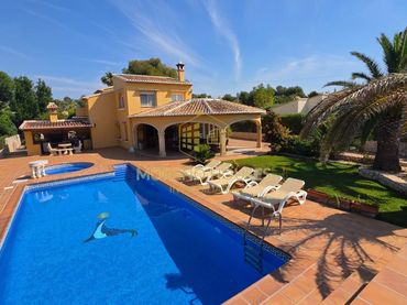 Casa con piscina en alquiler en La Granadella  - Costa Nova
