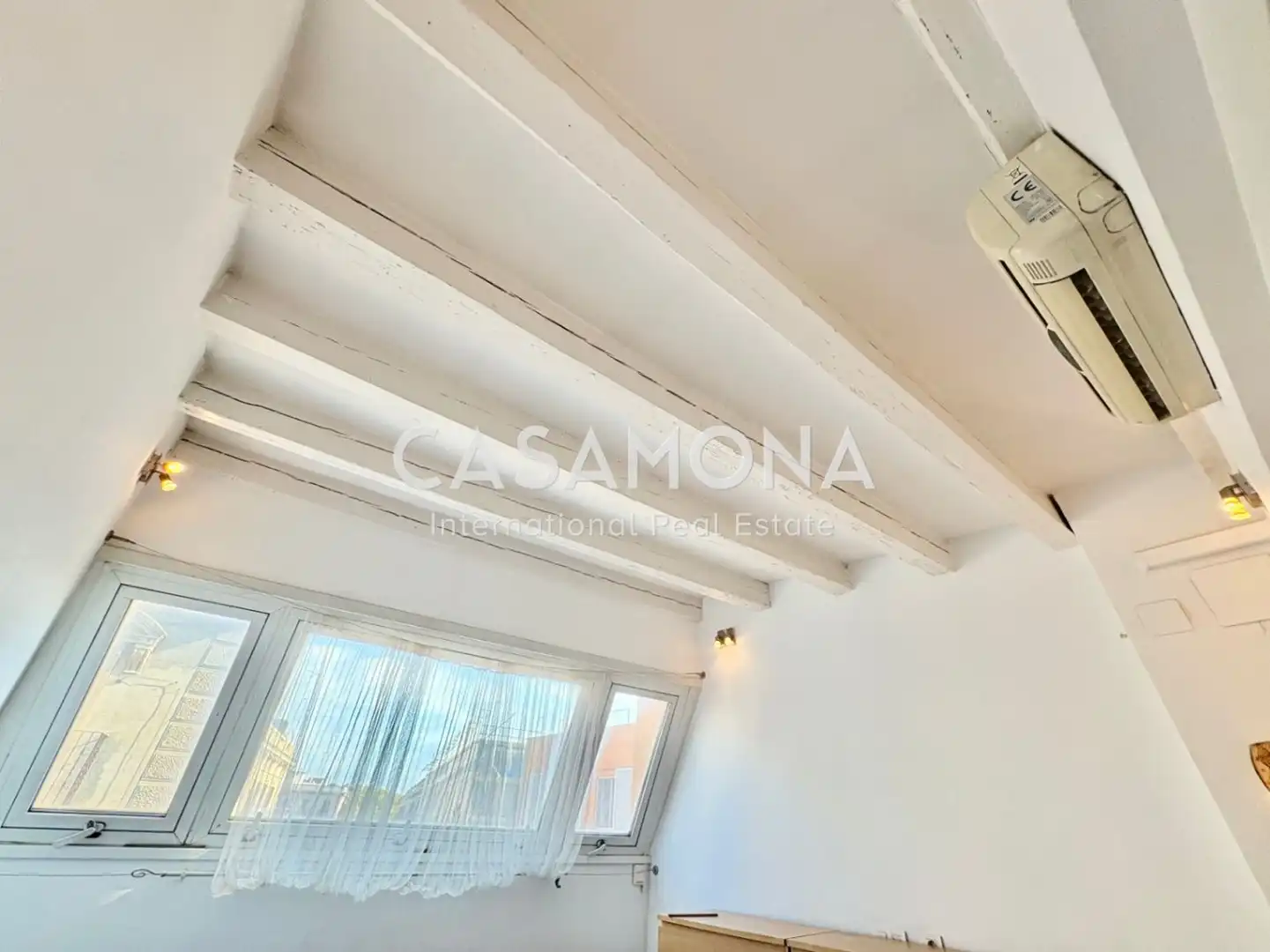 Schlafzimmer von Maisonette zum Verkauf in Barcelona mit Klimaanlage, Terrasse und Balkon