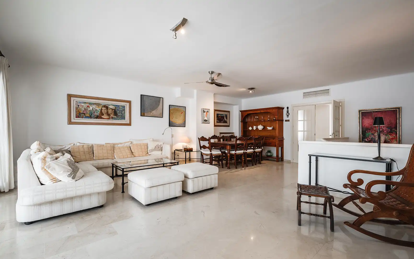Sala de estar de Planta baja en venta en Marbella con Aire acondicionado, Jardín privado y Terraza
