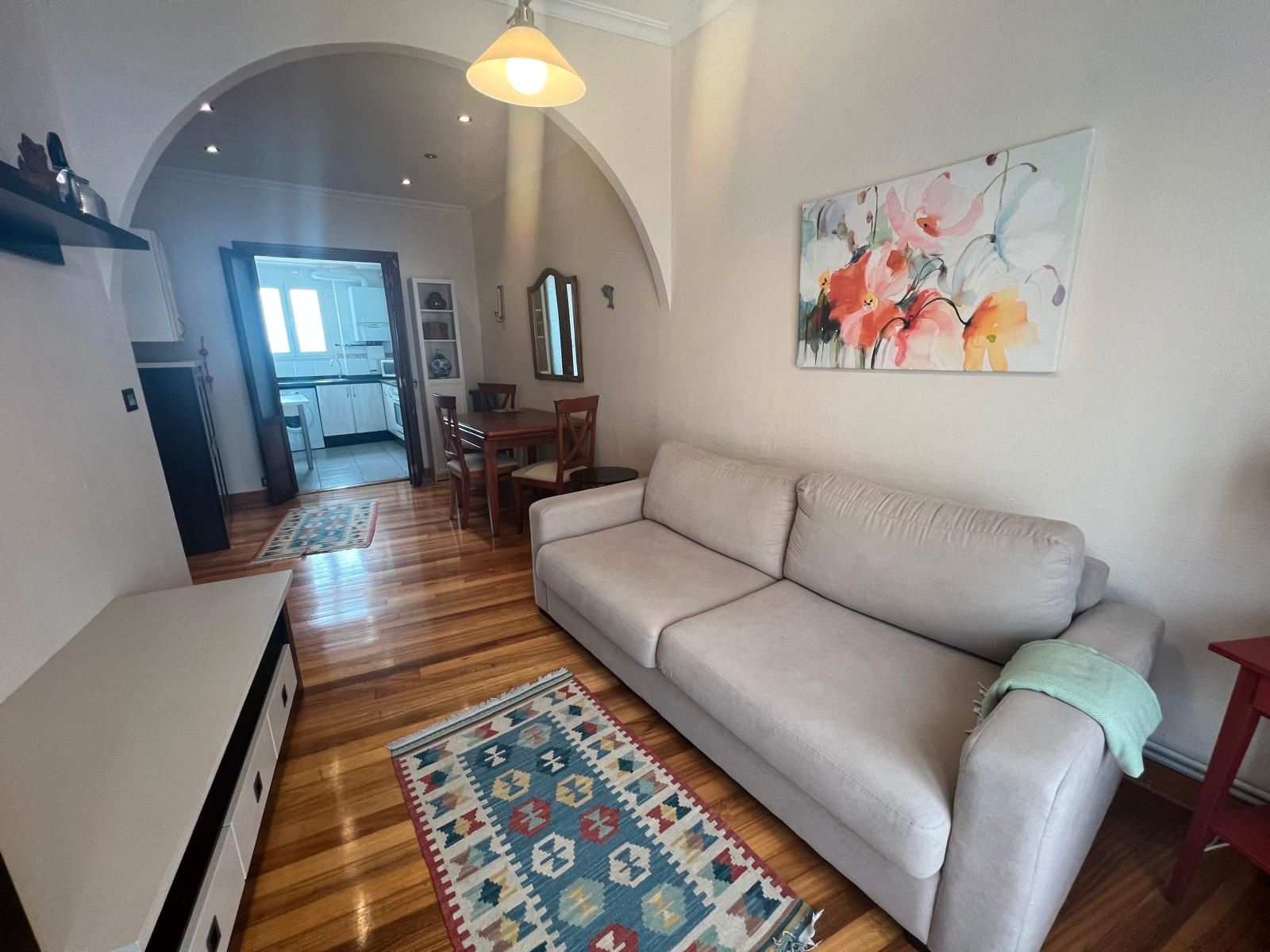 Living room of Flat to rent in Gijón   with Heating, Parquet flooring and Furnished