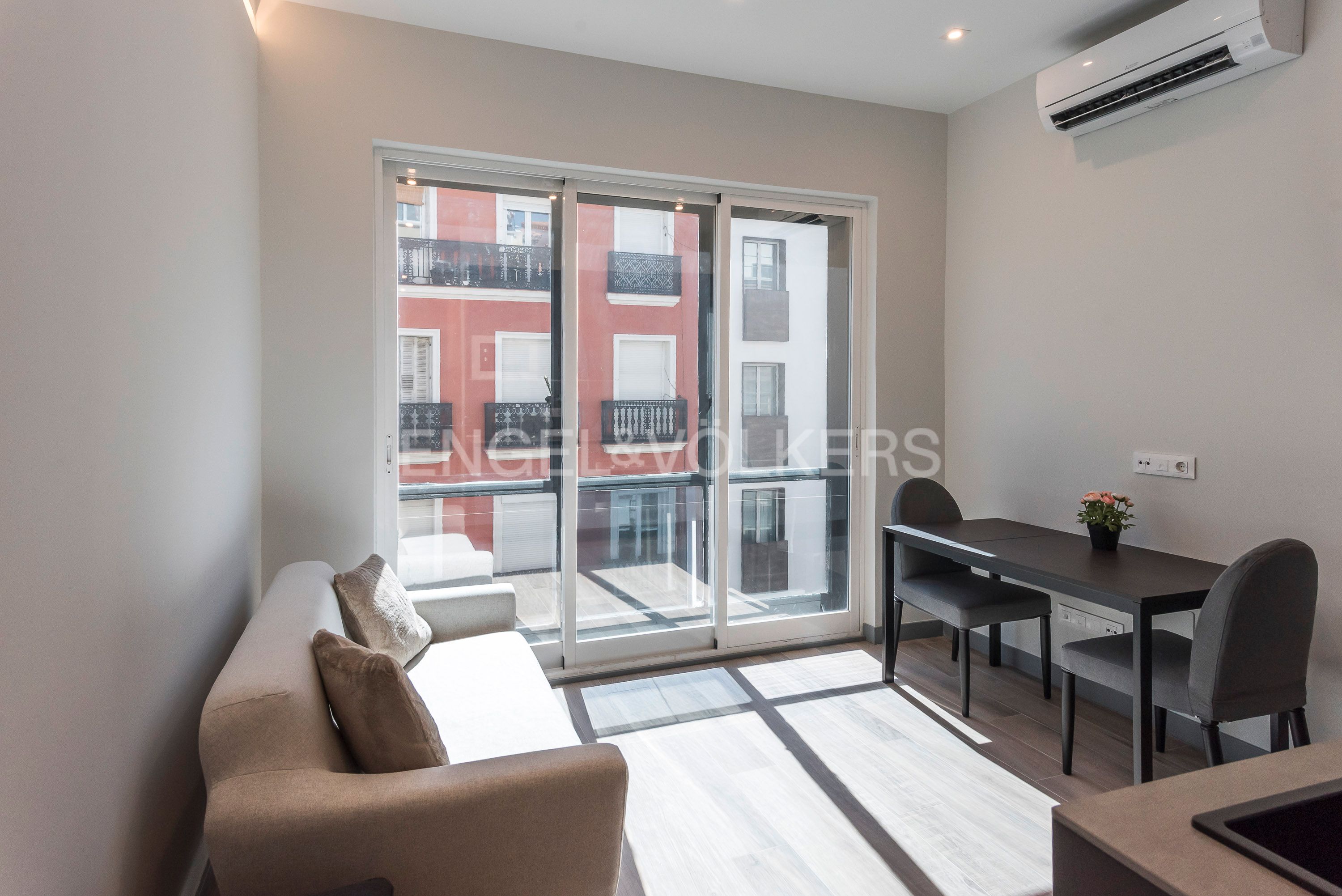 Living room of Apartment for sale in  Madrid Capital  with Air Conditioner, Heating and Parquet flooring
