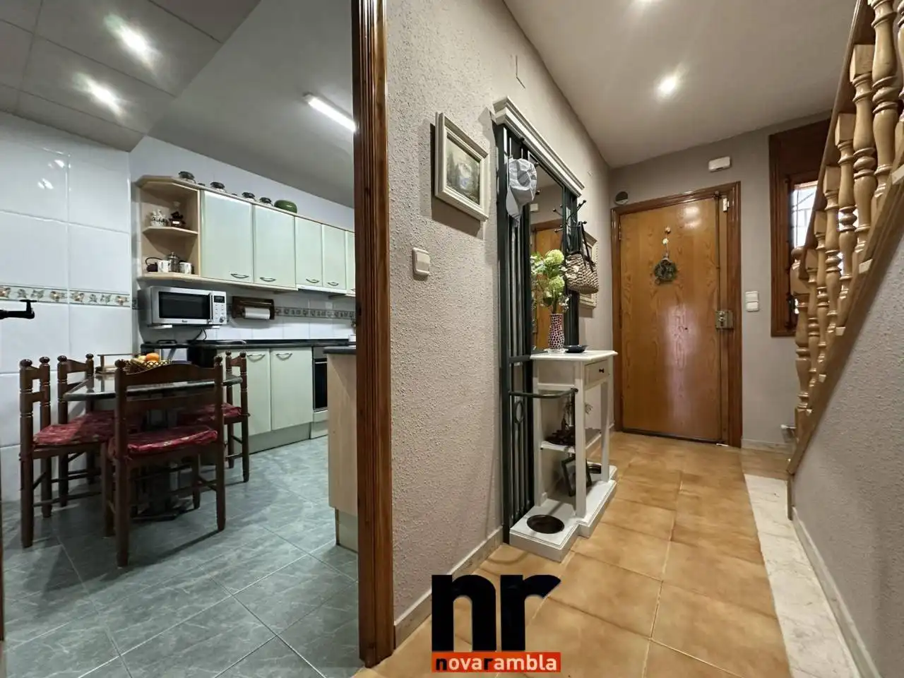 Adosado con jardín en venta en Can Mas, imagen 2