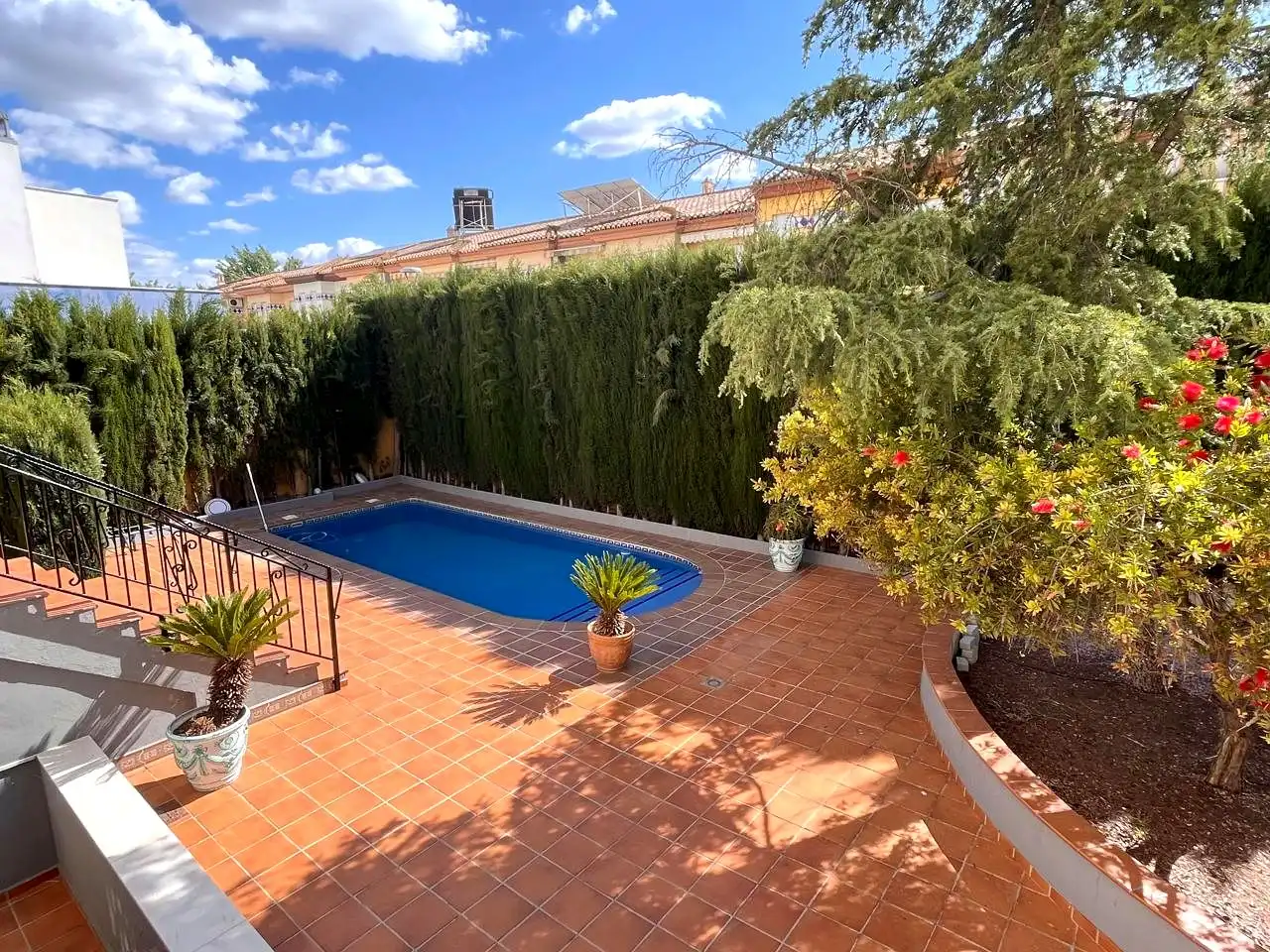 Piscina de Casa o xalet en venda en Peligros amb Aire condicionat, Calefacció i Jardí privat