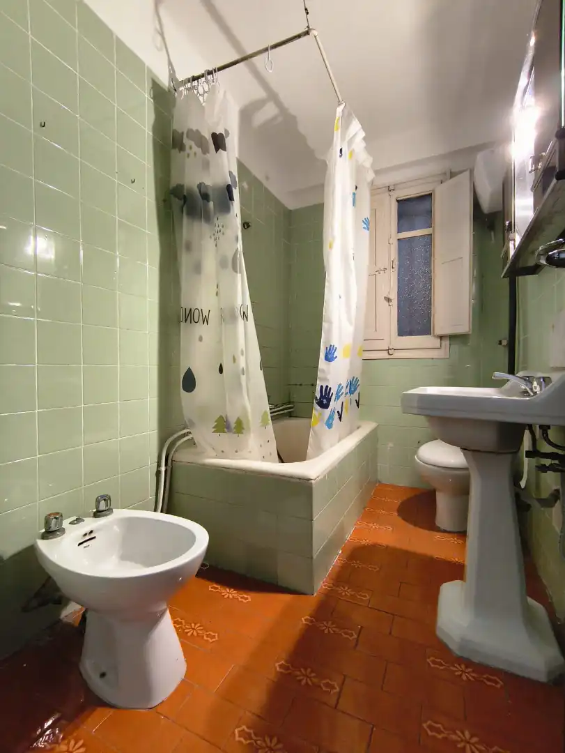 Badezimmer von Wohnung zum Verkauf in Valencia mit Abstellraum und Ofen