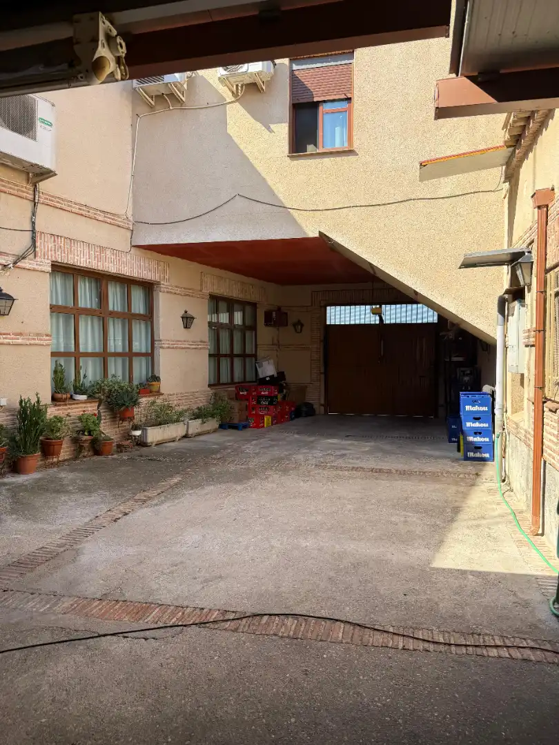 Vista exterior de Edificio en venta en Malpica de Tajo con Alarma
