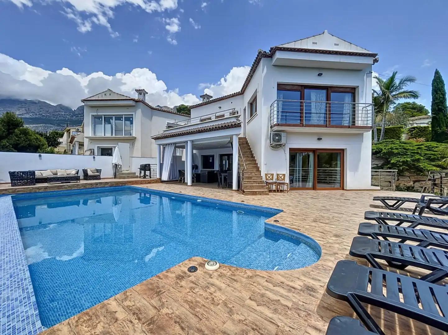 Detached house with terrace for sale in Altea ciudad