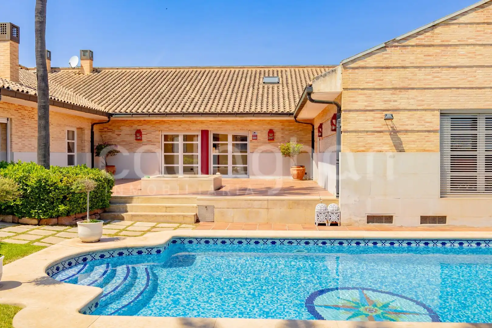 Swimming pool of Houses for sale in Godella  with Air Conditioner, Heating and Private garden