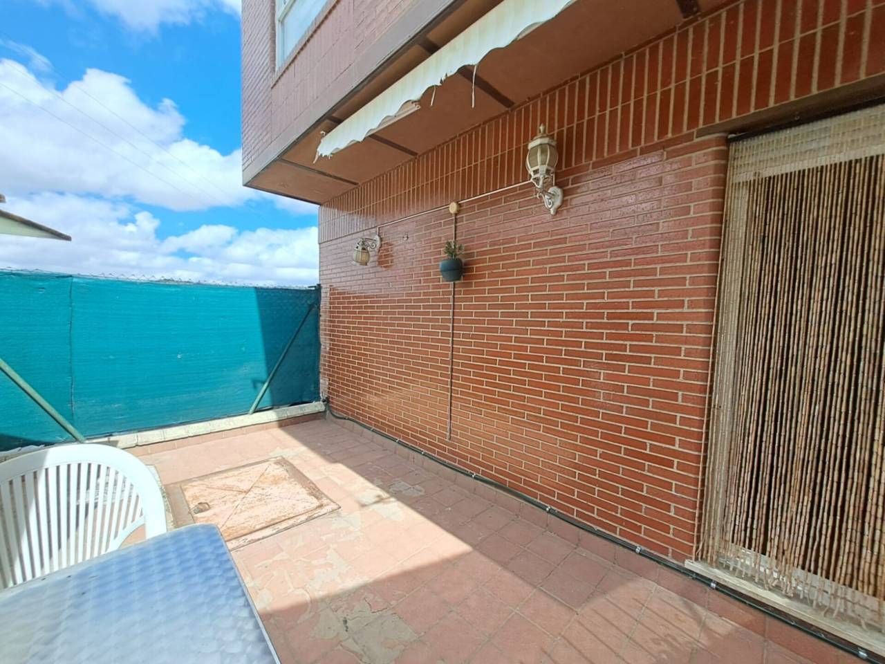 Terrassa de Casa adosada en venda en Burgos Capital amb Calefacció, Jardí privat i Parquet