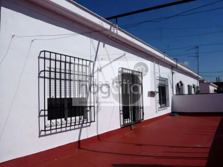 Vista exterior de Ático de alquiler en Sevilla con Aire acondicionado, Terraza y Amueblado