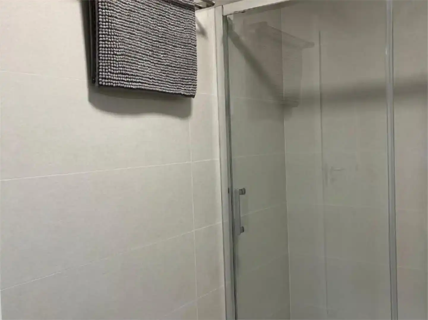 Badezimmer von Wohnung zur Miete in Santurtzi  mit Klimaanlage