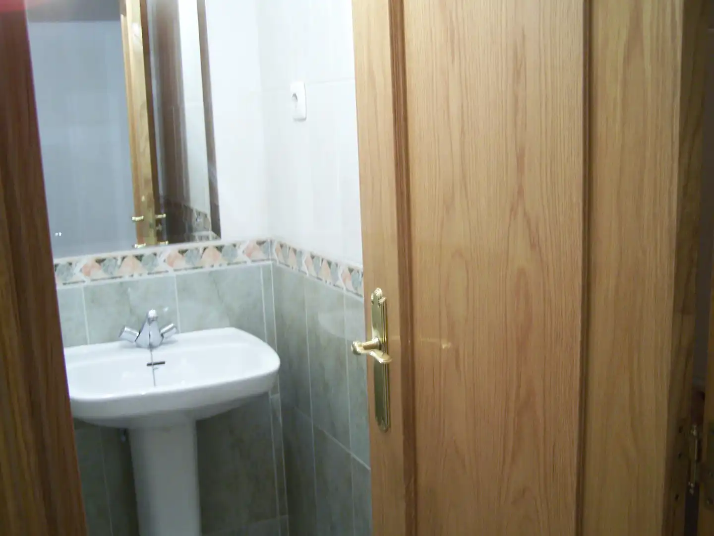 Baño de Piso de alquiler en Madrid con Calefacción, Parquet y Trastero