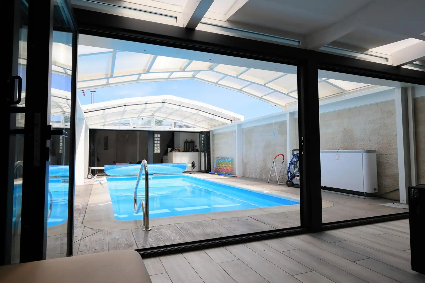 Piscina de Casa adosada en venta en Ponferrada con Aire acondicionado, Calefacción y Terraza