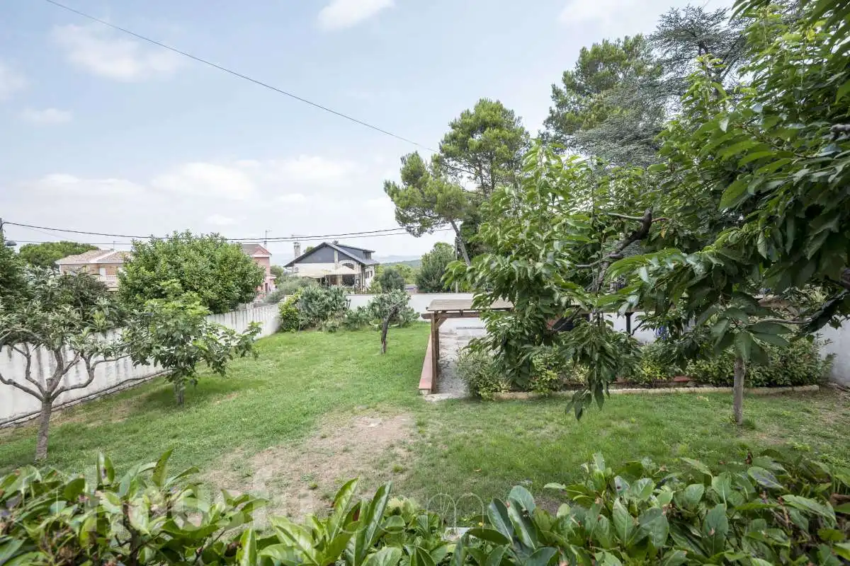 Jardí de Casa o xalet en venda en Mediona amb Aire condicionat, Calefacció i Jardí privat