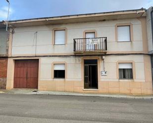 Exterior view of House or chalet for sale in Pobladura de Pelayo García