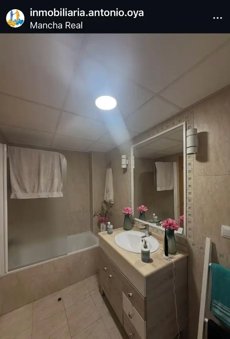 Badezimmer von Wohnung zum Verkauf in Mancha Real mit Klimaanlage, Terrasse und Abstellraum