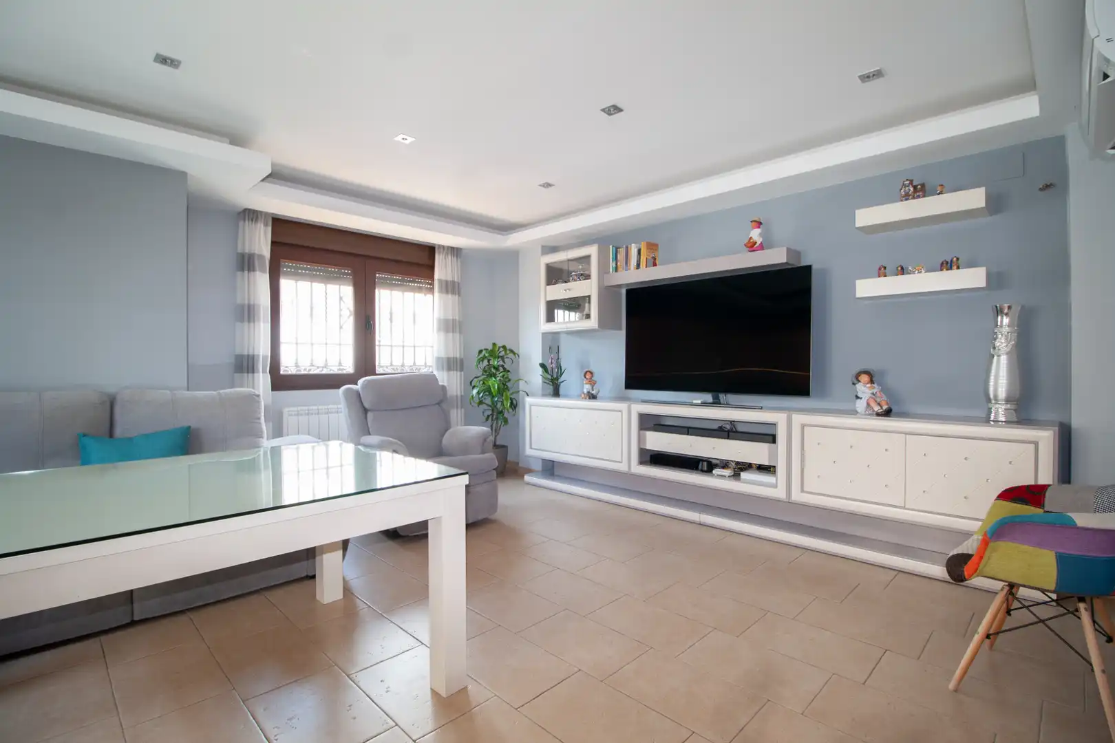 Sala de estar de Casa o chalet en venta en Gójar con Aire acondicionado, Calefacción y Jardín privado