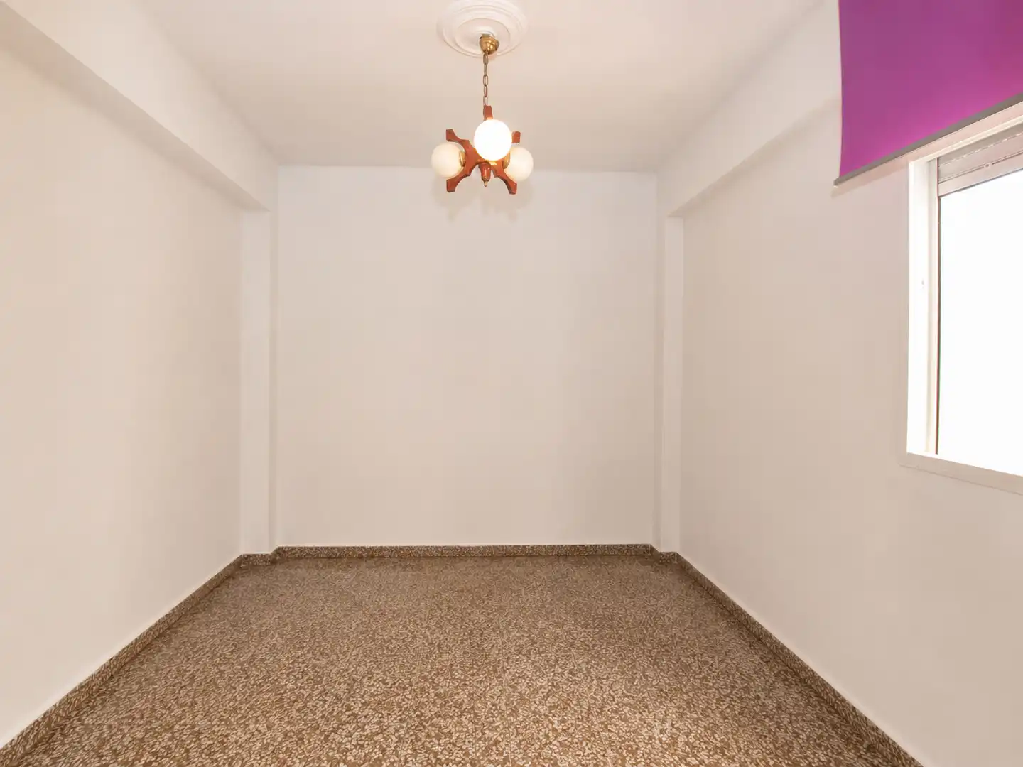 Piso en venta en Valencia con Terraza, Trastero y Horno