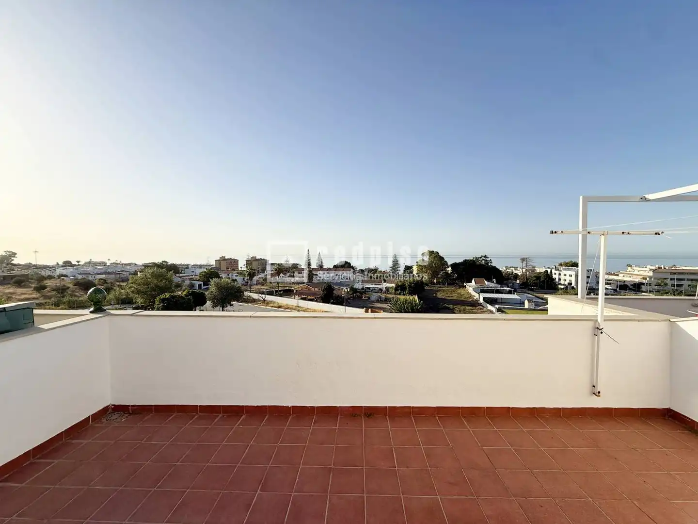 Vista exterior de Casa o chalet en venta en Rincón de la Victoria con Aire acondicionado, Jardín privado y Terraza