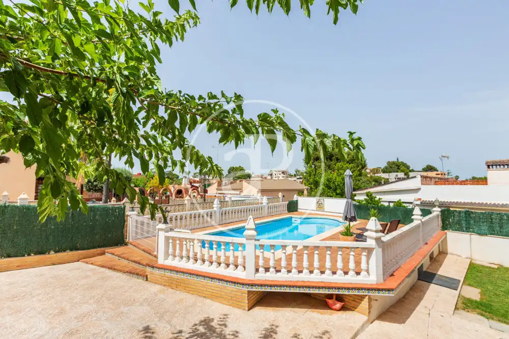 Vista exterior de Casa o chalet en venta en Chiva con Aire acondicionado, Calefacción y Jardín privado