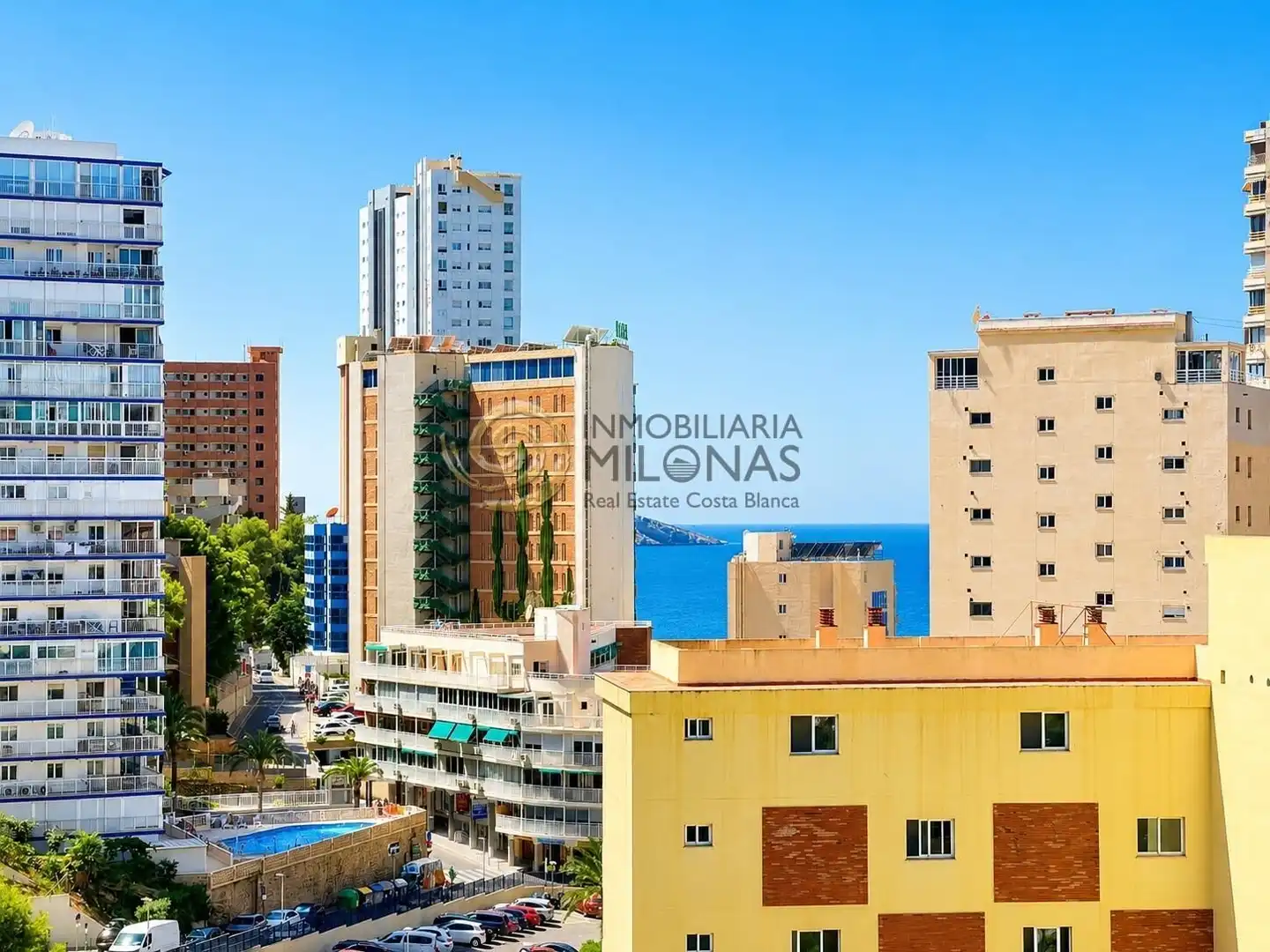 Außenansicht von Wohnungen zum Verkauf in Benidorm mit Klimaanlage, Heizung und Terrasse