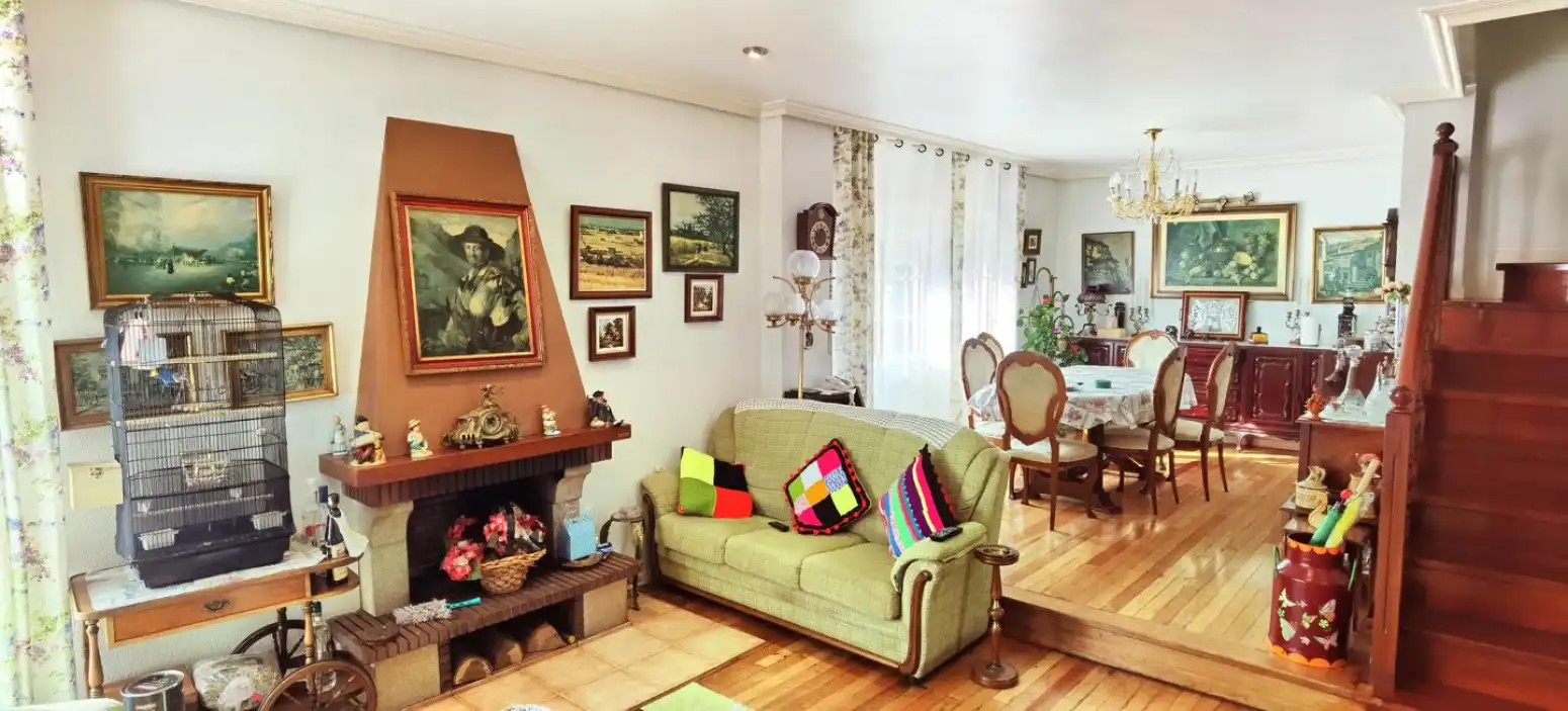 Wohnzimmer von Haus oder Chalet zum Verkauf in Gijón 