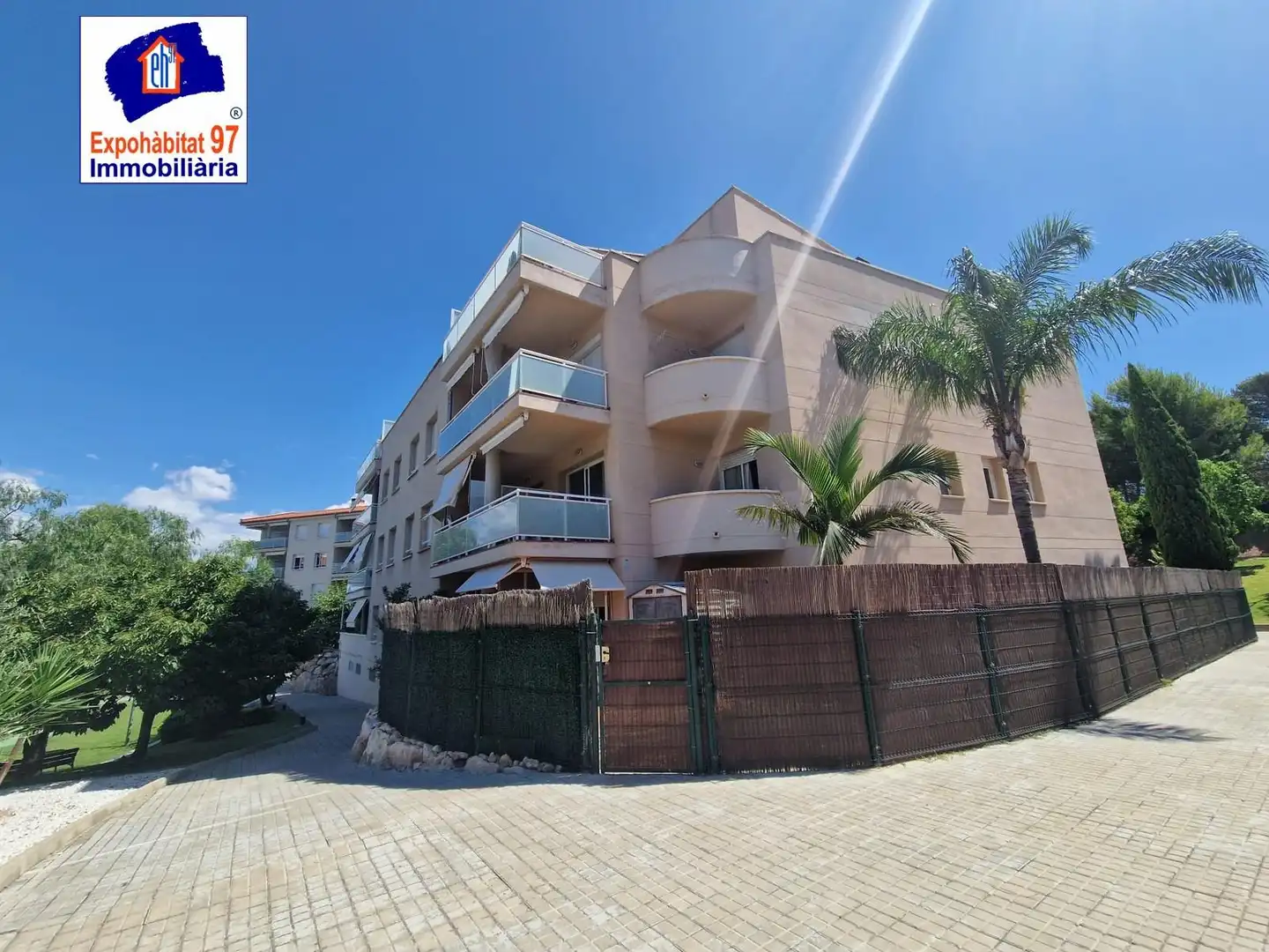 Vista exterior de Apartament en venda en Salou amb Aire condicionat, Calefacció i Jardí privat