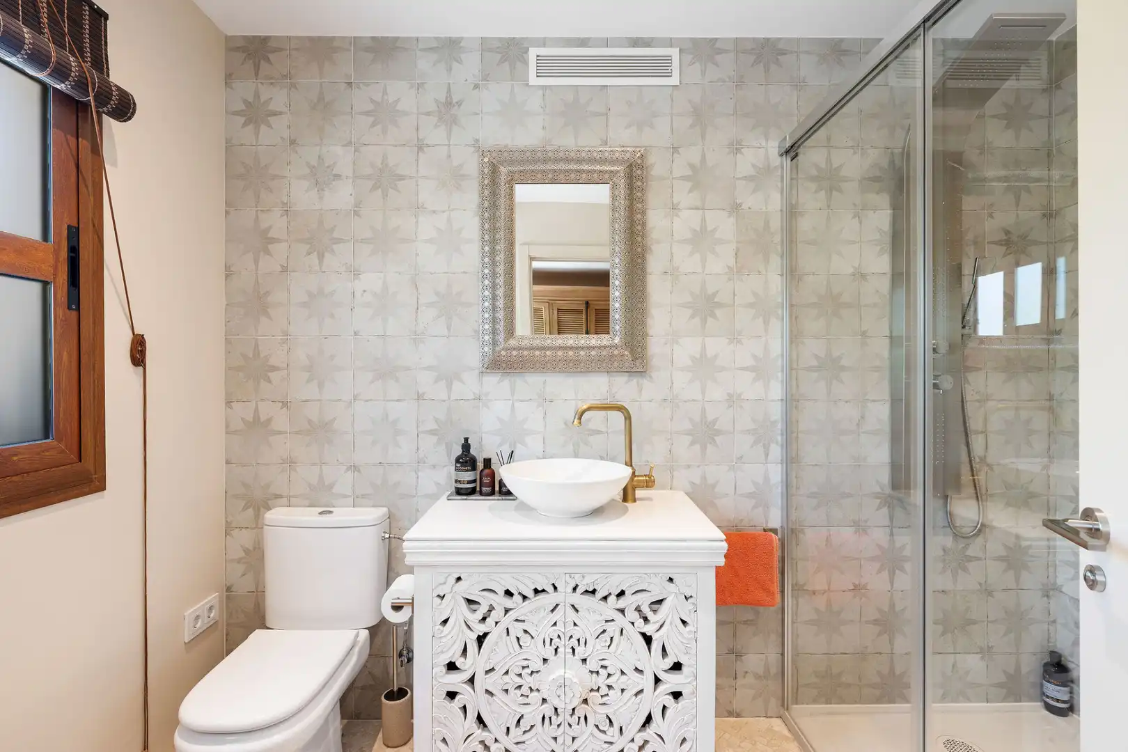 Baño de Casa o chalet en venta en Marbella con Aire acondicionado, Jardín privado y Terraza
