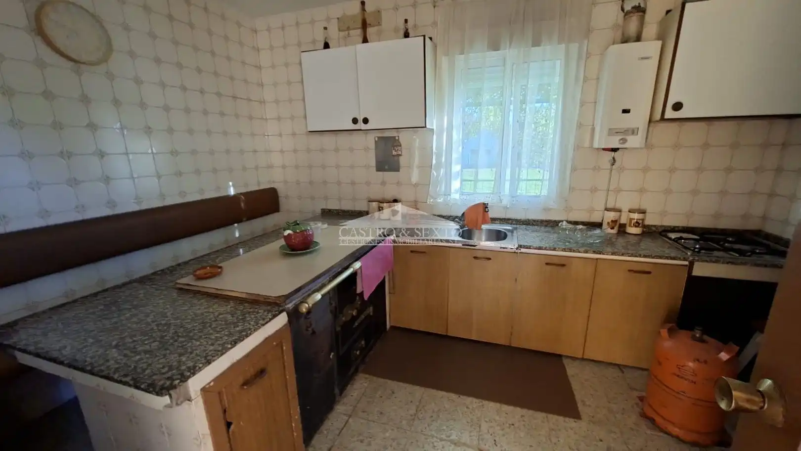 Casa amb jardí en venda a Rúa Santiso 51