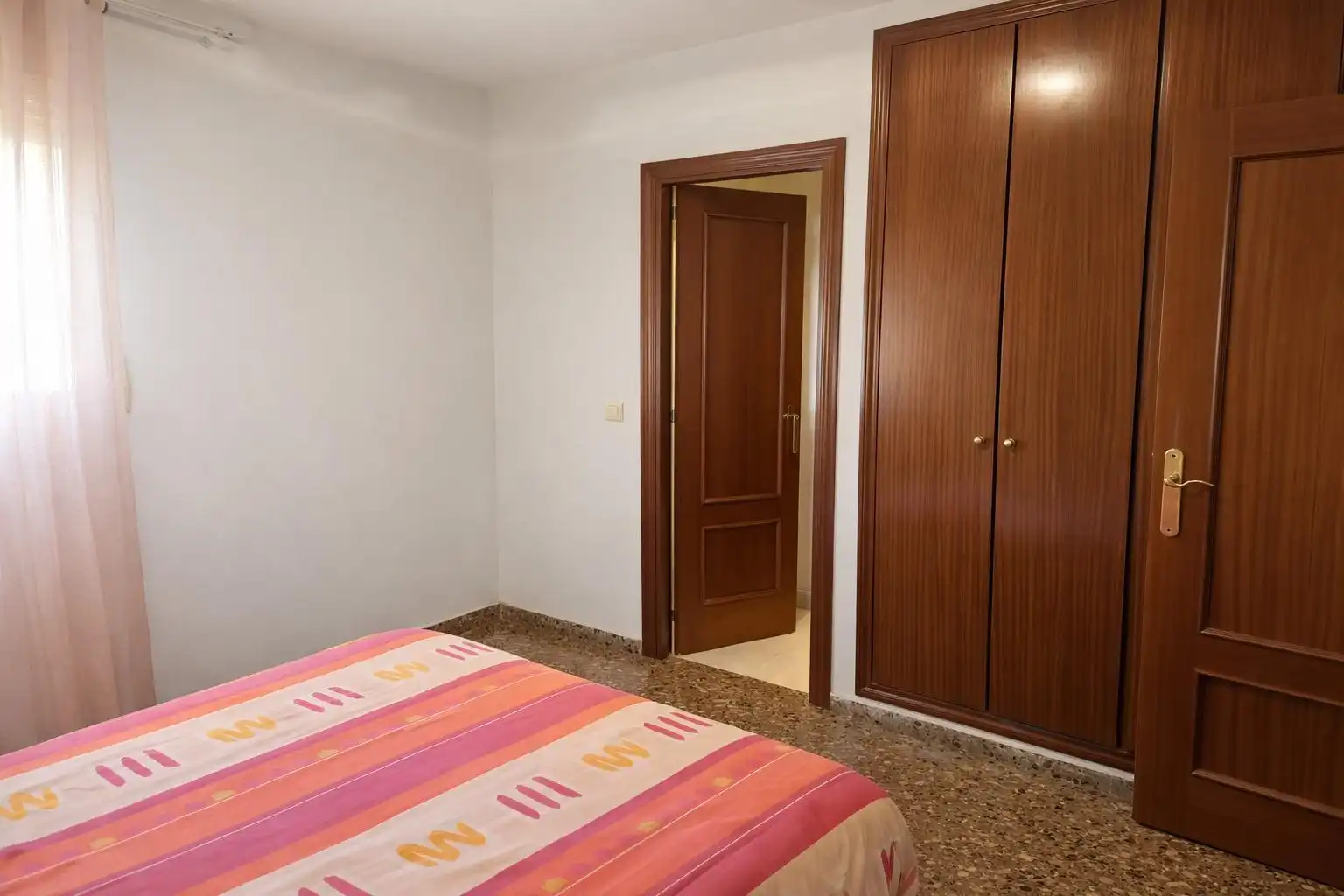 Habitación de Piso en venta en Valencia con Balcón