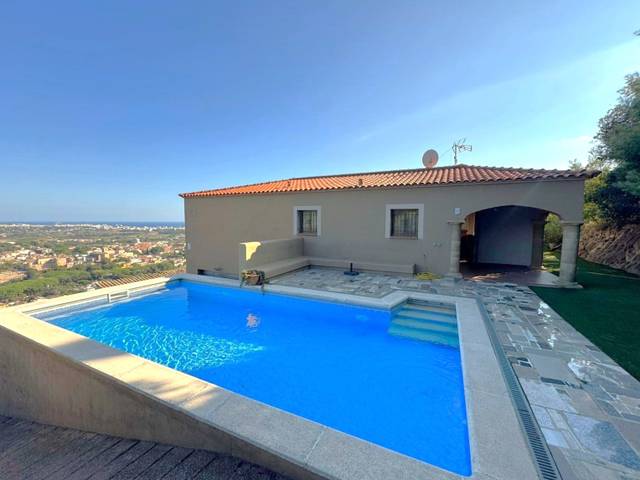 Casa-chalet en Venta en Carrer de la Selva en Cabanyes - Mas Ambrós - Mas Pallí