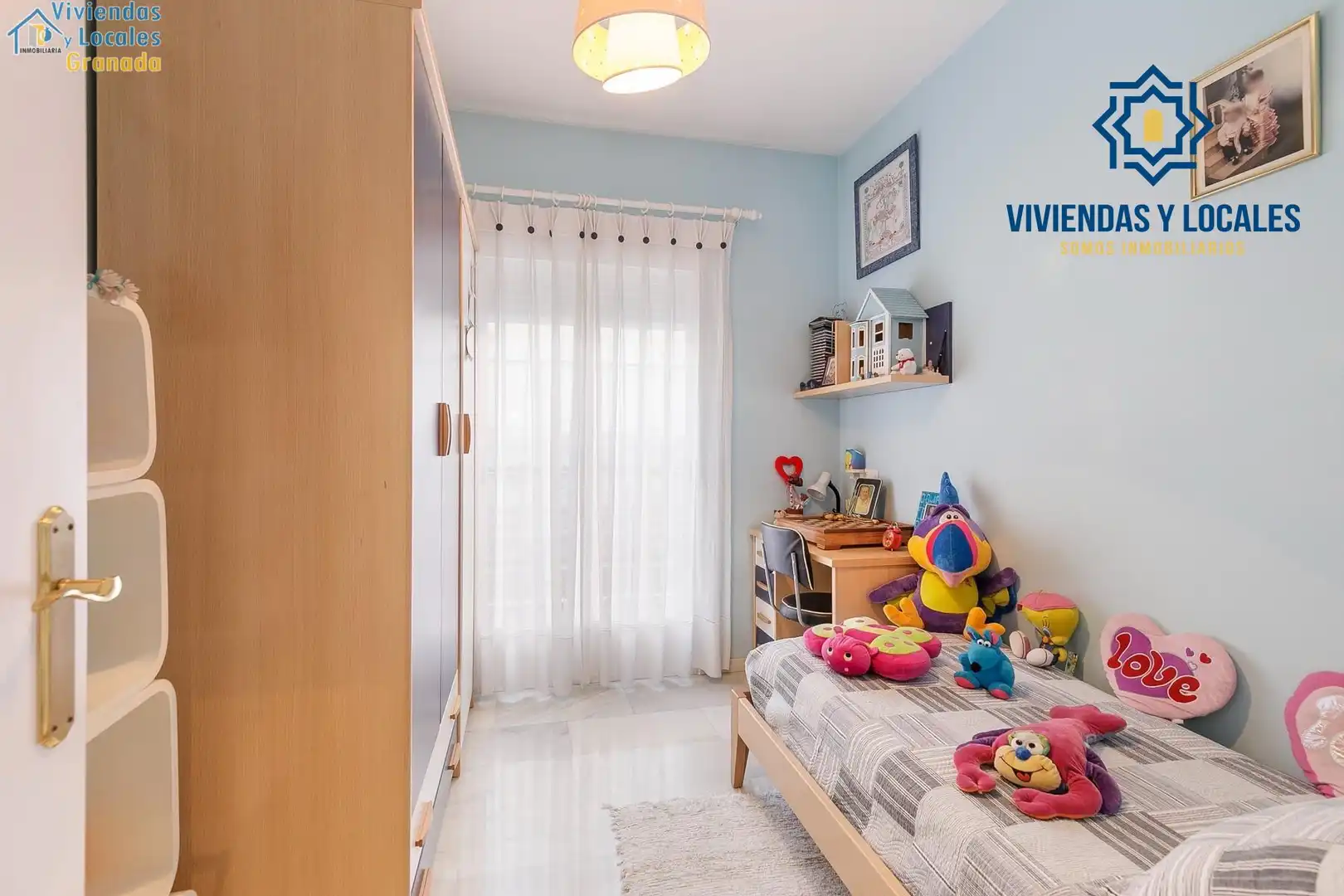 Dormitori de Casa o xalet en venda en Granada amb Calefacció, Terrassa i Traster