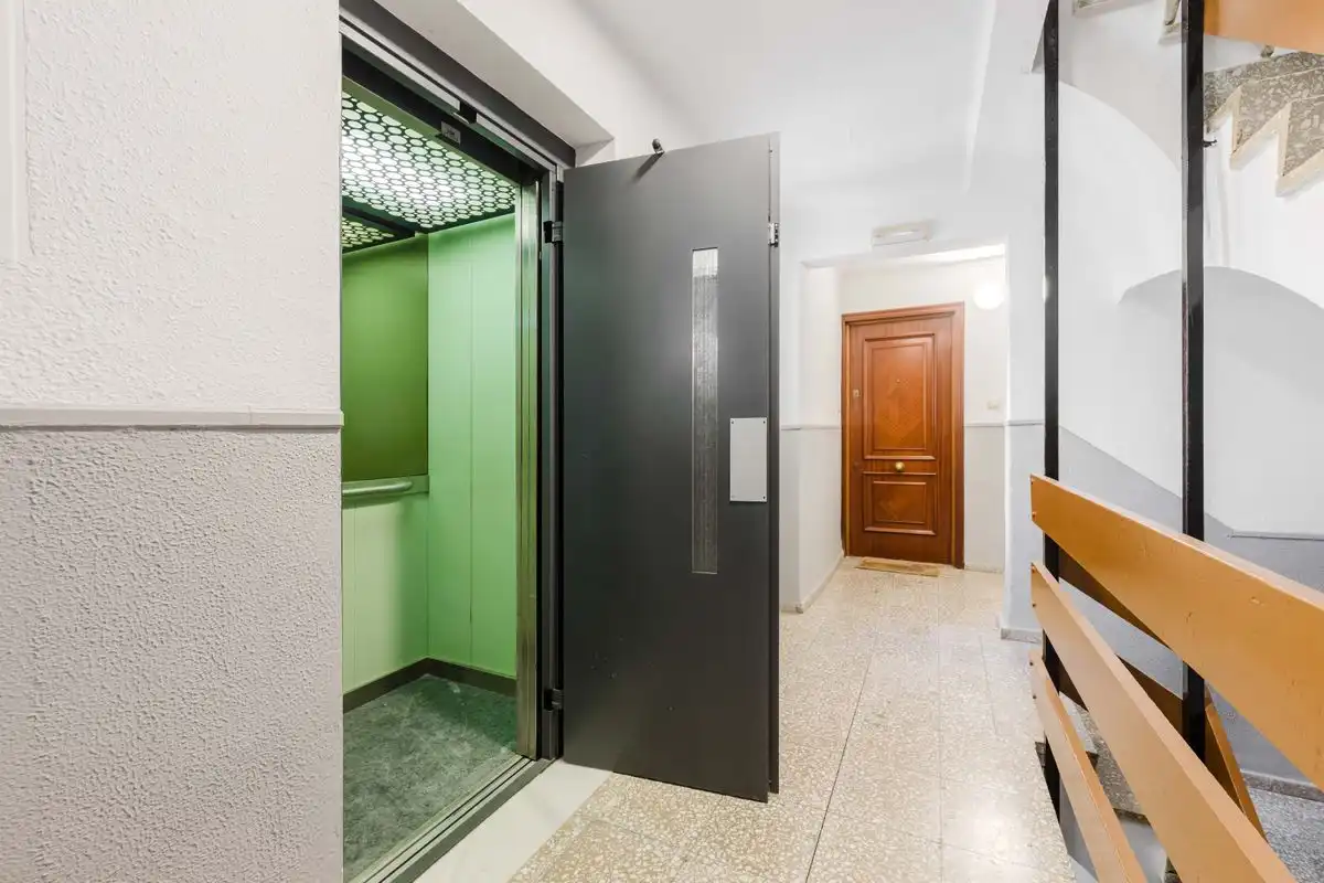 Piso con terraza en venta en Calle Ciudad de Carcagente, imagen 33
