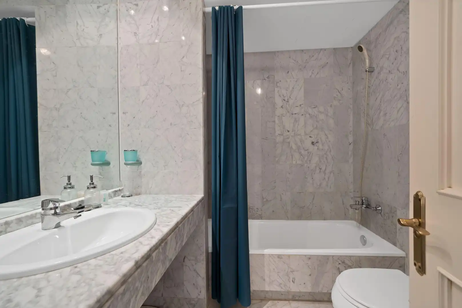 Bathroom of Apartments for sale in Estepona  with Heating, Private garden and Terrace