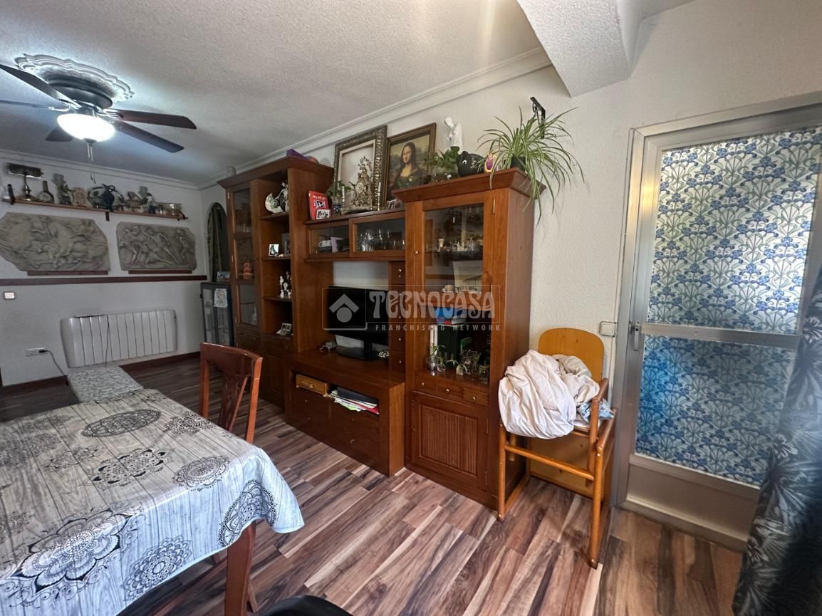 Living room of Flat for sale in Alcalá de Henares