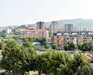 Vista exterior de Pis de lloguer en Bilbao  amb Balcó