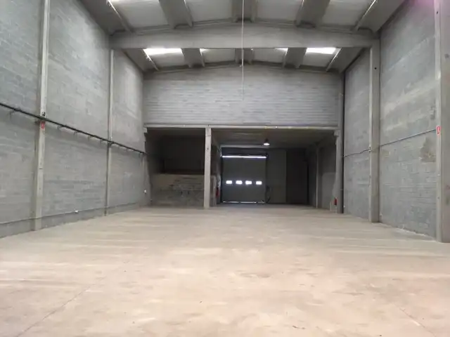 Fabrikhallen zur Miete in Salt