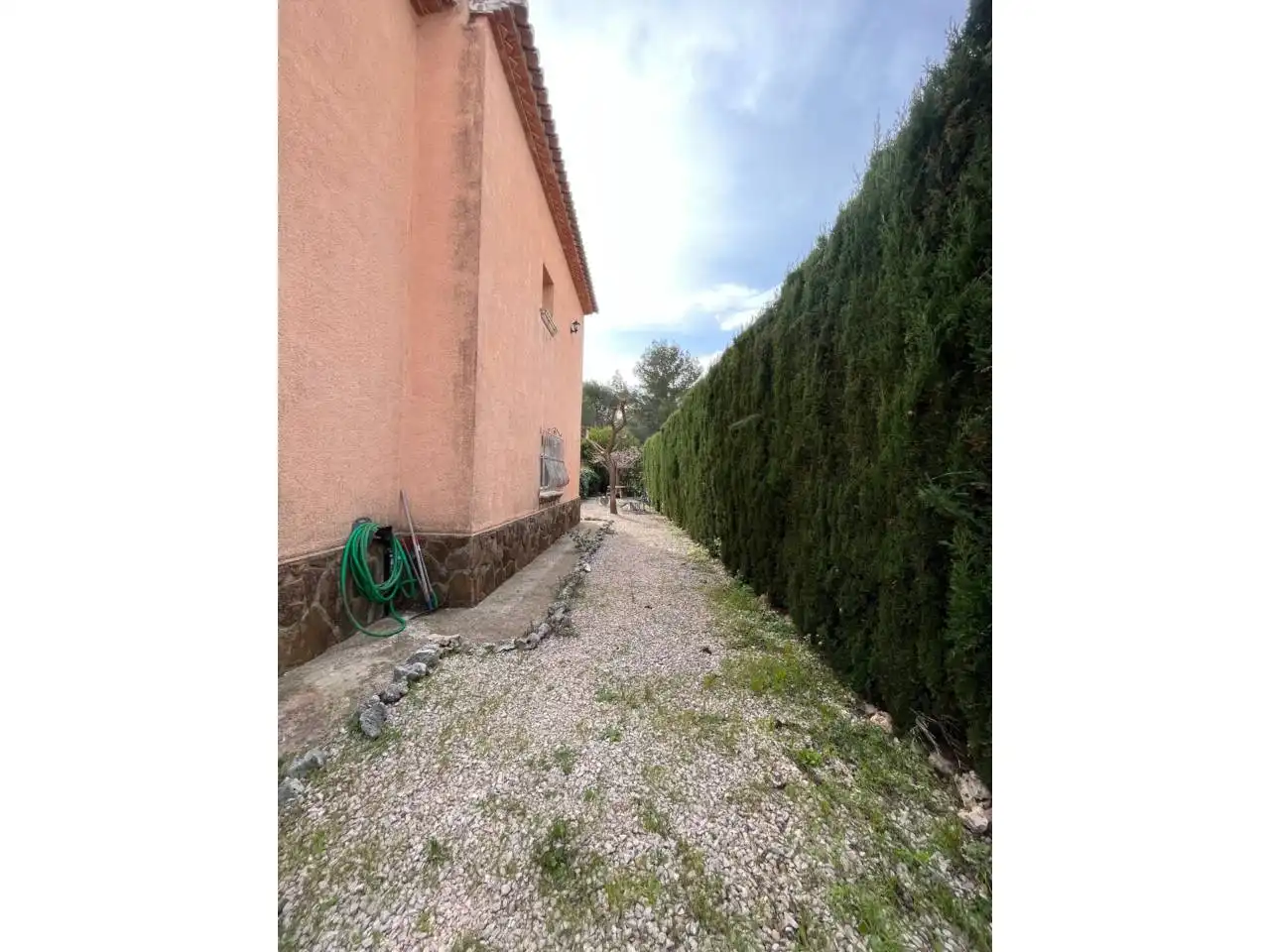 Vista exterior de Casa o xalet en venda en Ador amb Aire condicionat, Calefacció i Jardí privat