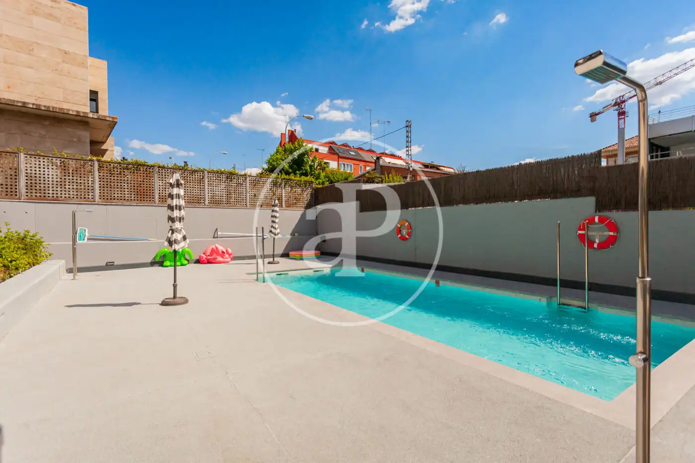 Piscina de Àtic en venda en Pozuelo de Alarcón amb Aire condicionat, Calefacció i Jardí privat