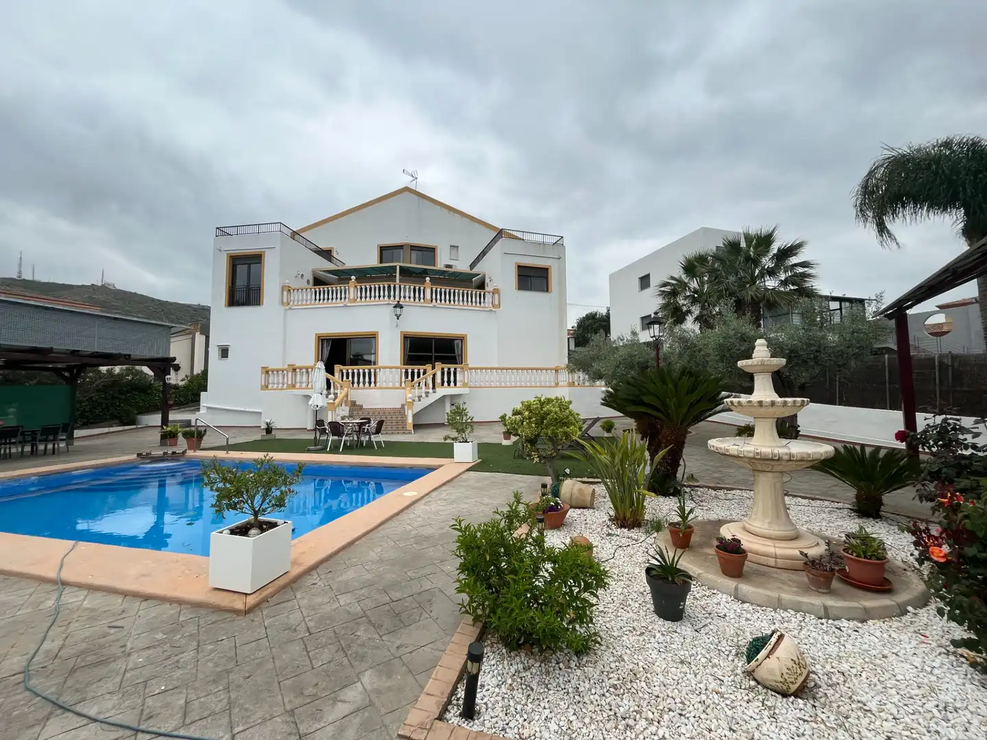 Vista exterior de Casa o chalet en venta en Chiva con Aire acondicionado, Jardín privado y Terraza