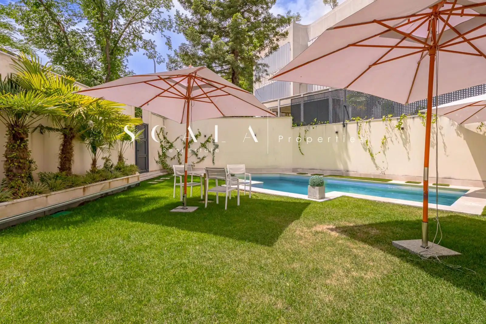 Terrassa de Dúplex de lloguer en Madrid amb Aire condicionat, Calefacció i Jardí privat