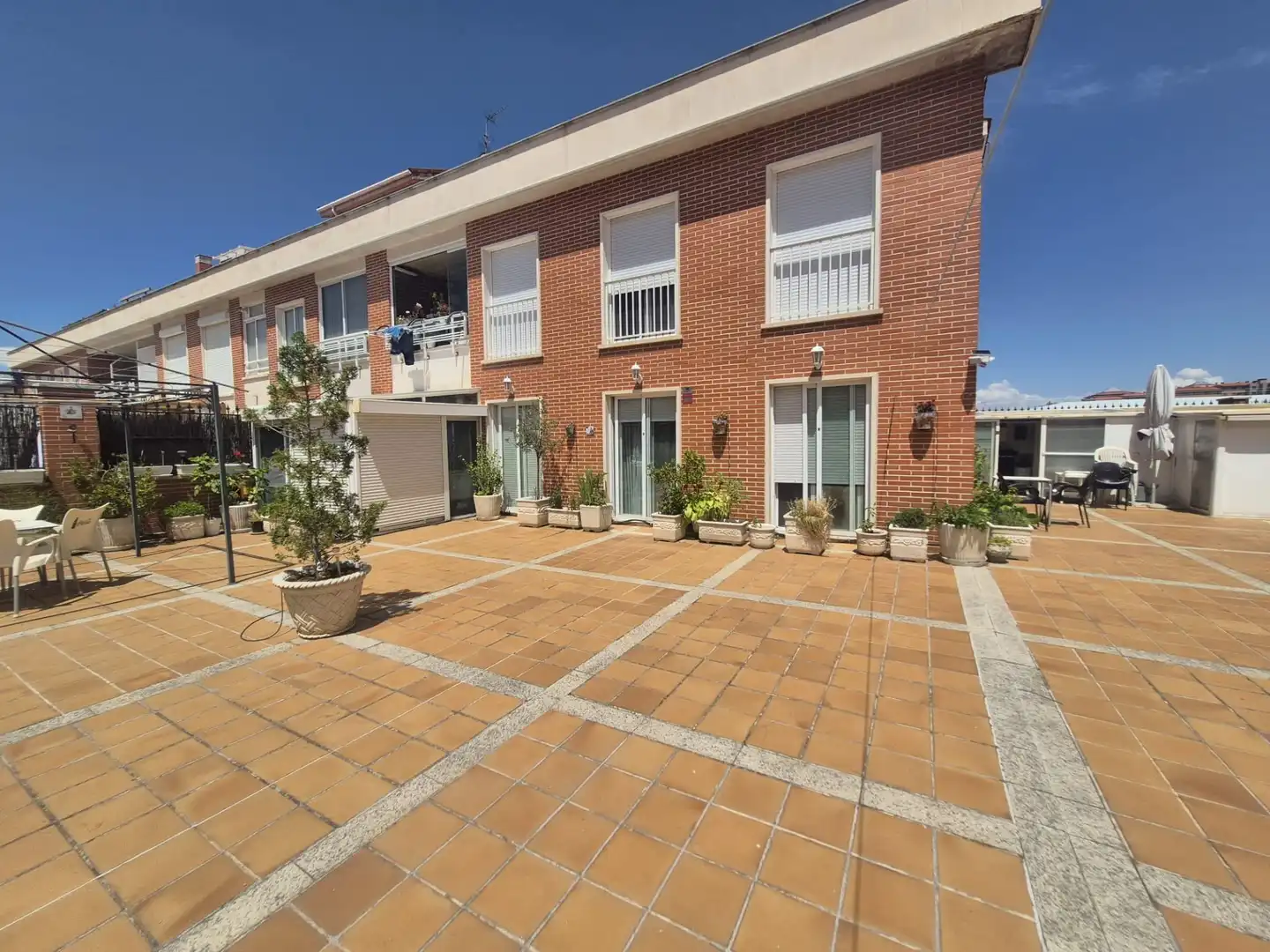 Vista exterior de Pis en venda en Ávila amb Calefacció, Terrassa i Moblat