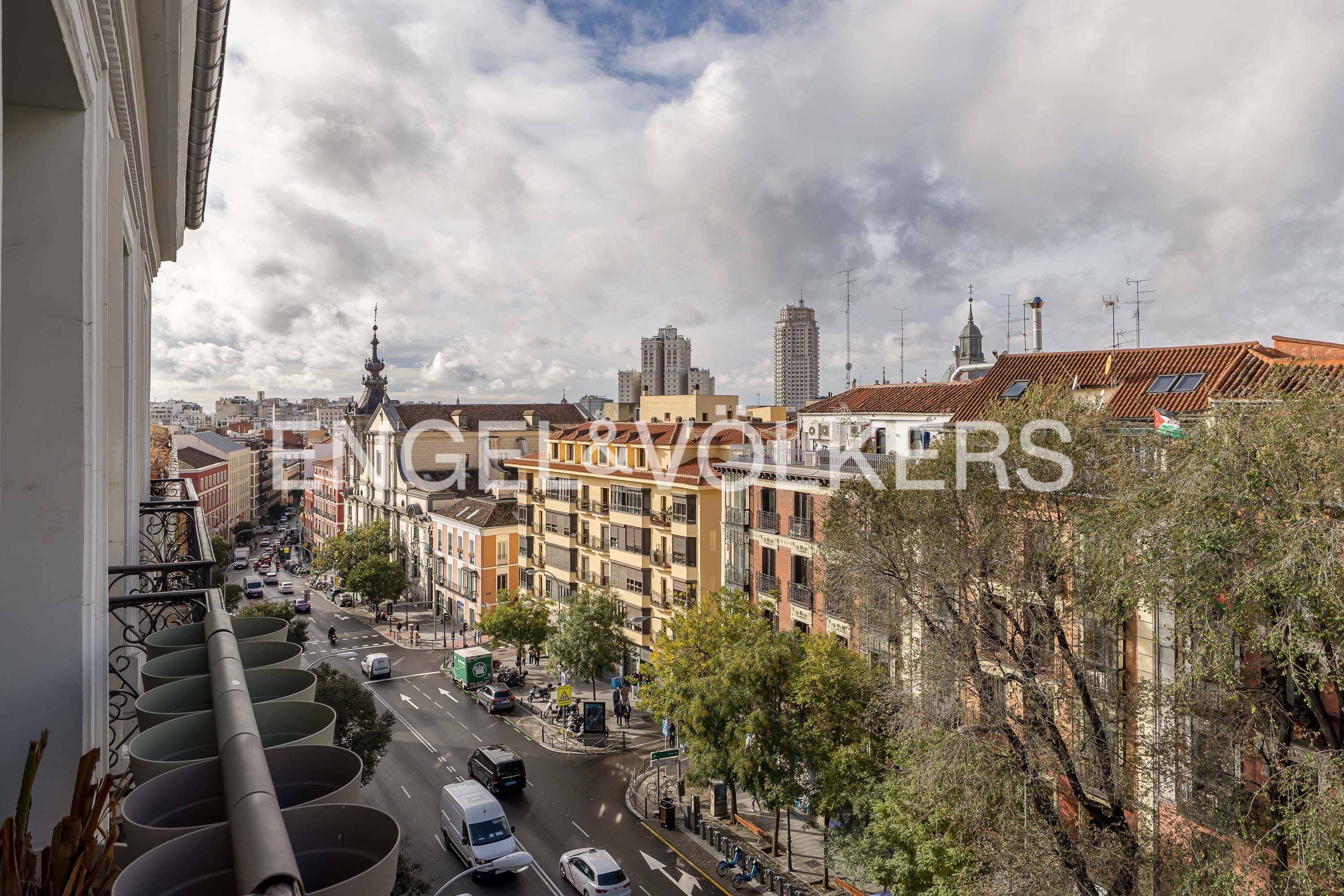 Exterior view of Flat for sale in  Madrid Capital  with Air Conditioner, Heating and Storage room