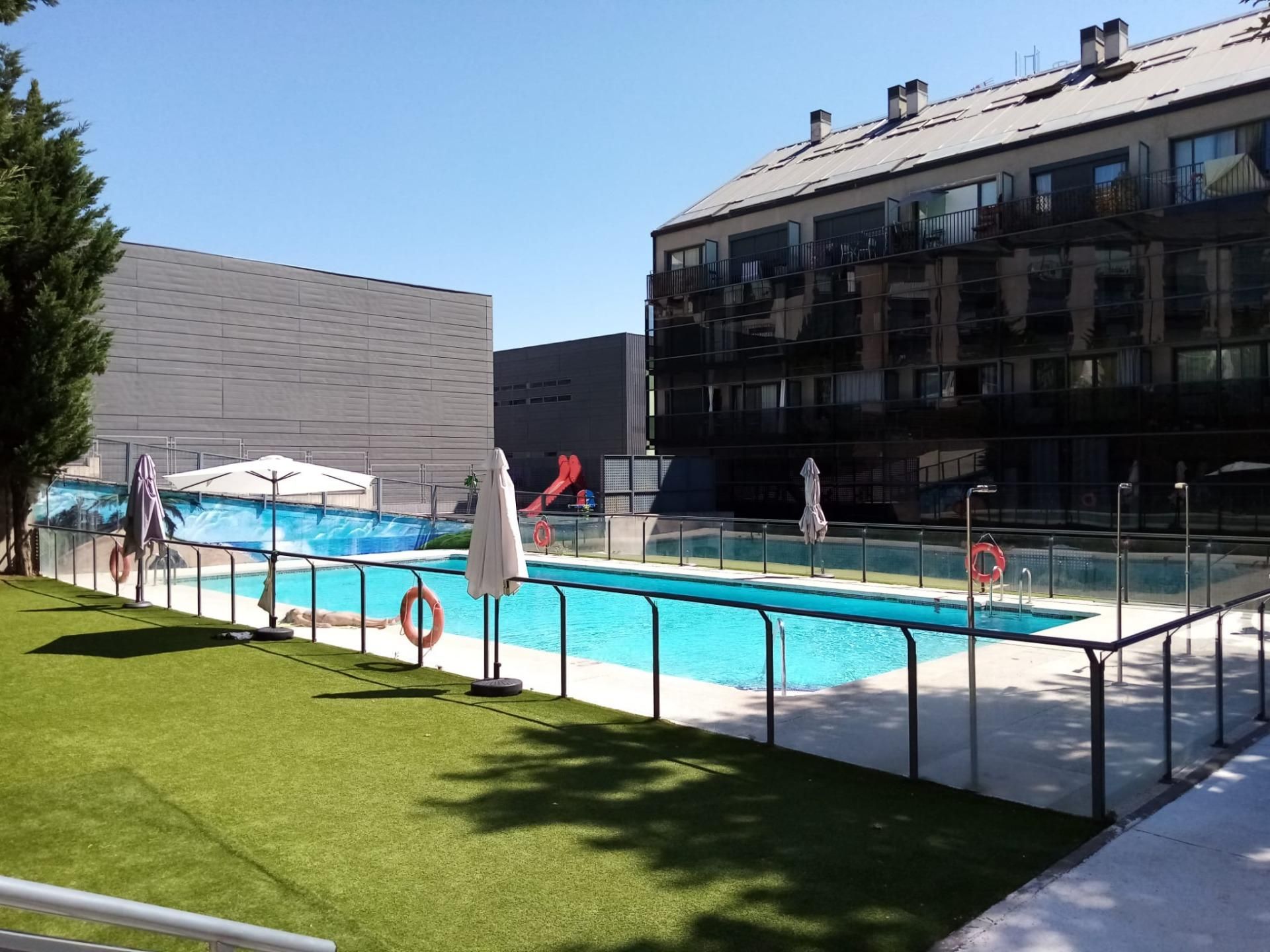 Piscina de Dúplex en venda en San Sebastián de los Reyes amb Aire condicionat, Calefacció i Terrassa