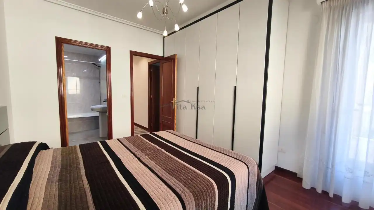 Bedroom of Flat for rent in Ourense Capital   with Heating, Parquet flooring and Storage room