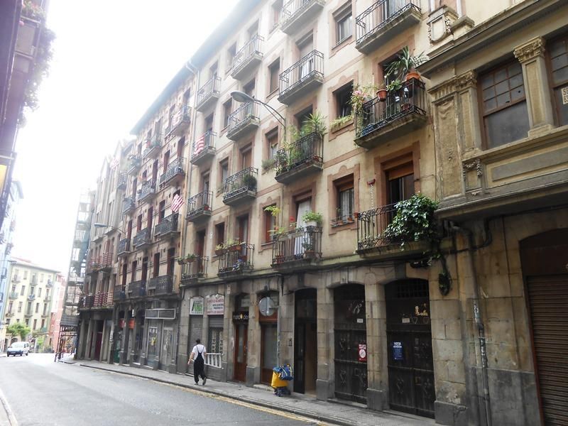 Vista exterior de Pis en venda en Bilbao  amb Traster
