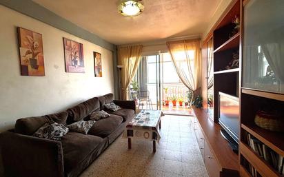 Living room of Flat for sale in Terrassa  with TV, Balcony and Internet