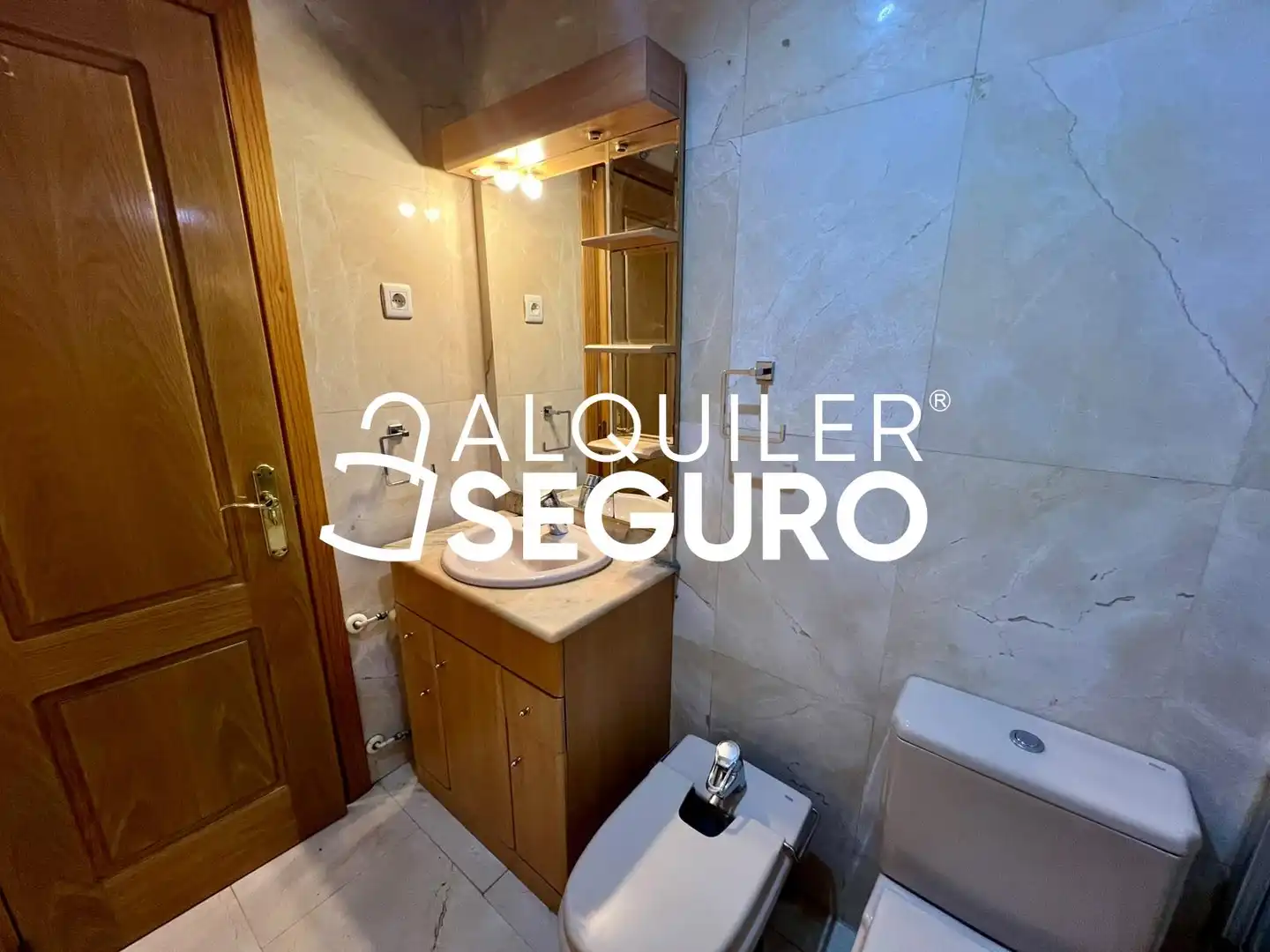 Badezimmer von Wohnung zur Miete in Madrid mit Klimaanlage, Heizung und Möbliert