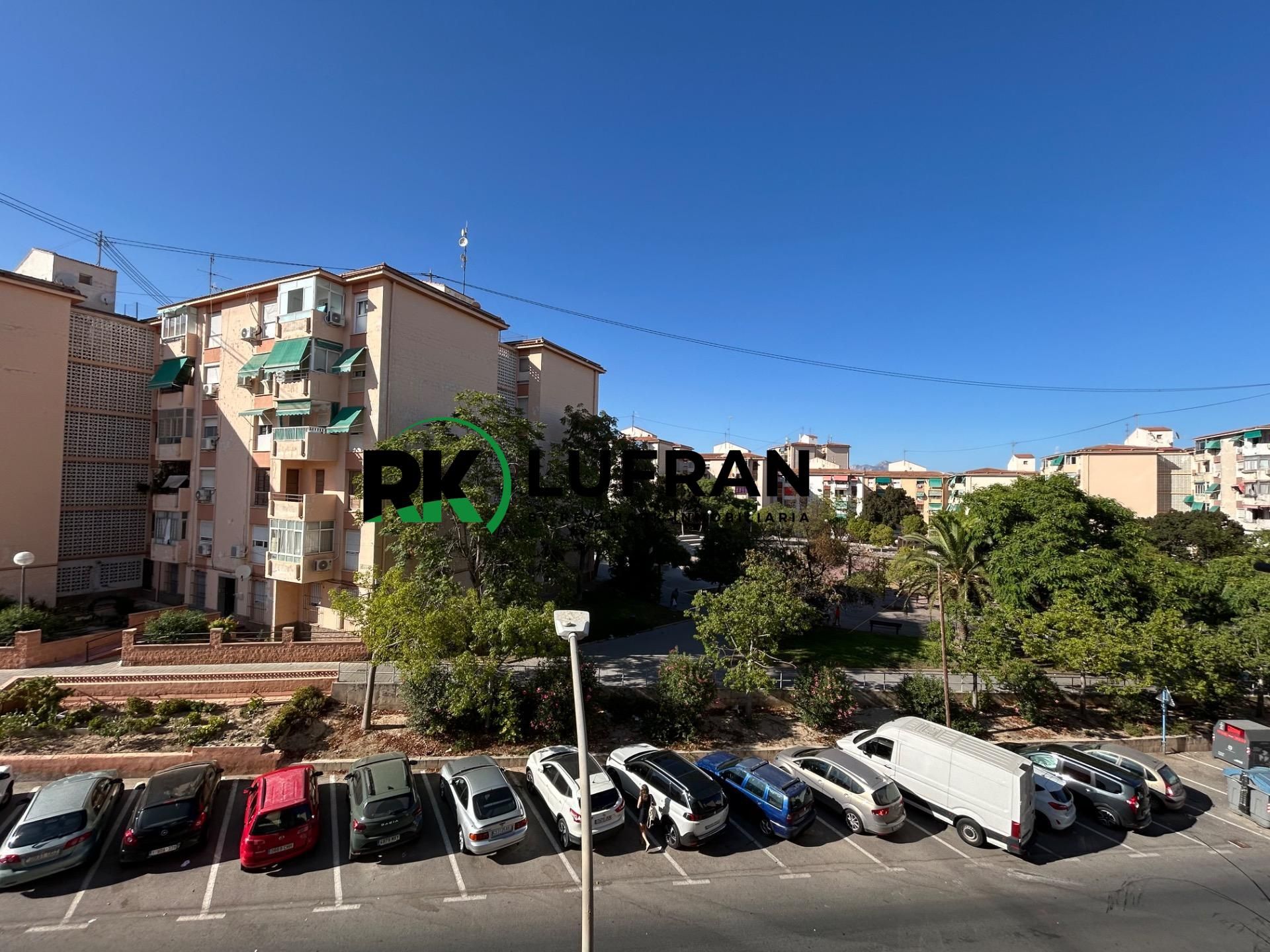 Vista exterior de Piso en venta en Alicante / Alacant con Balcón