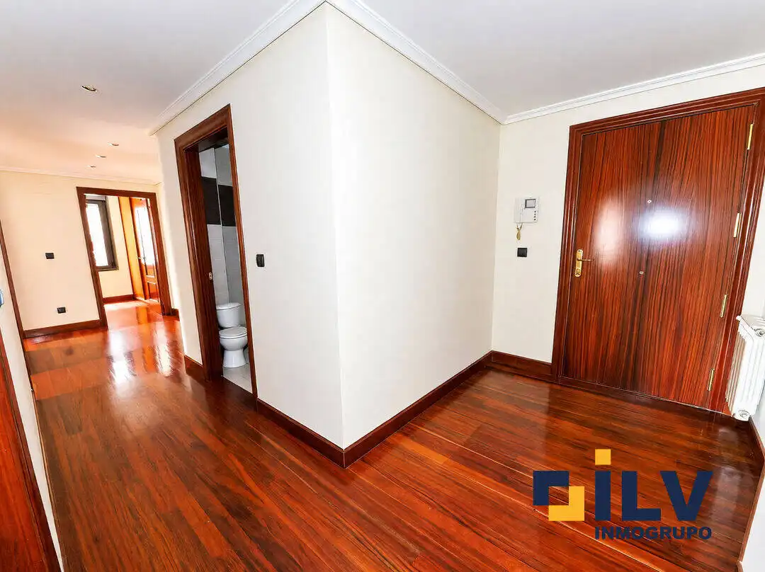 Piso en venta en Santurtzi  con Calefacción y Terraza