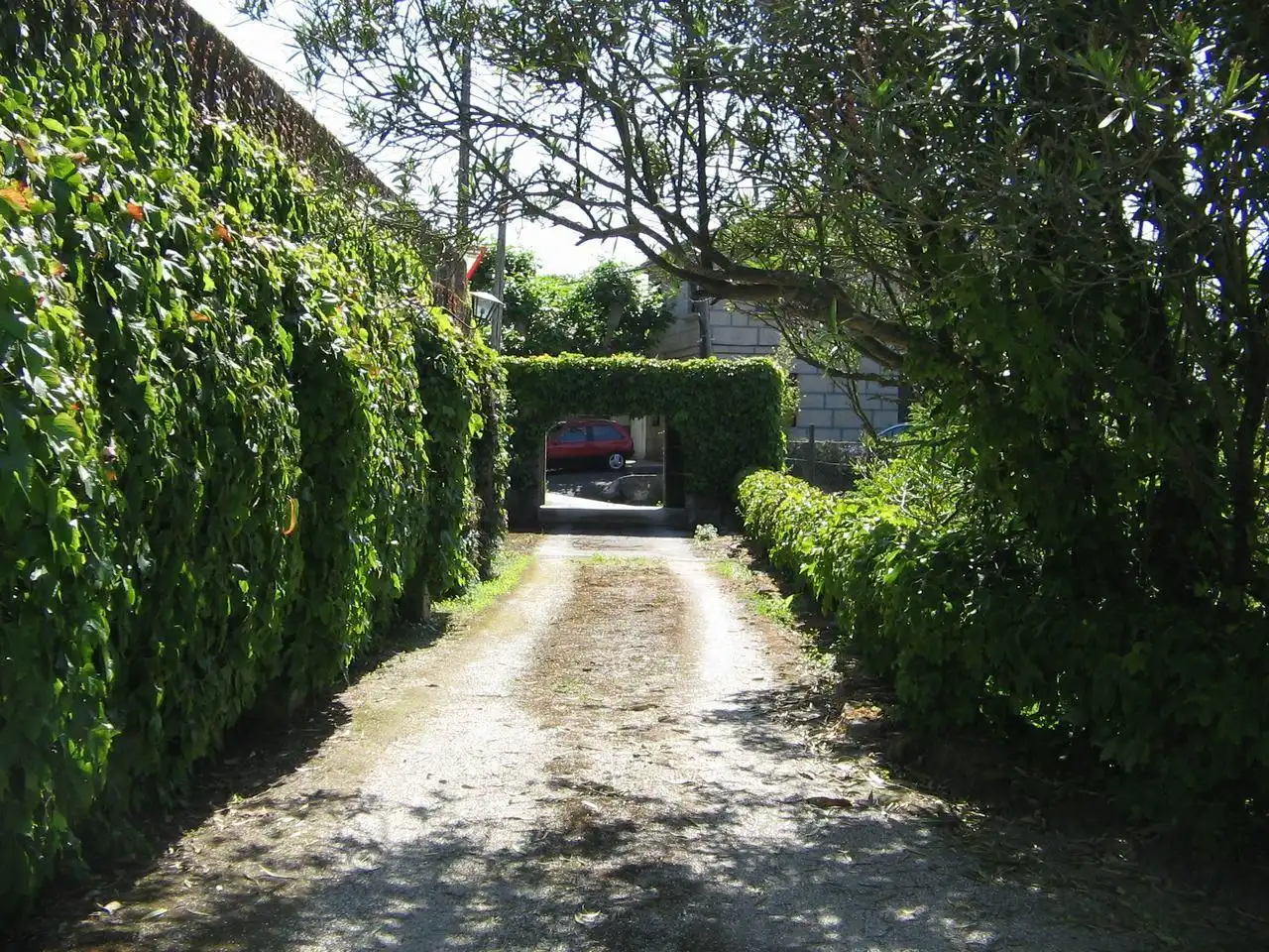 Vista exterior de Casa o xalet en venda en Vigo  amb Calefacció, Jardí privat i Terrassa